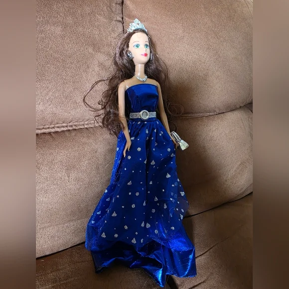 HERSHEY KISSES DOLL Princess Brunette Blue Silver Gown 12" Doll - Picture 3 of 6